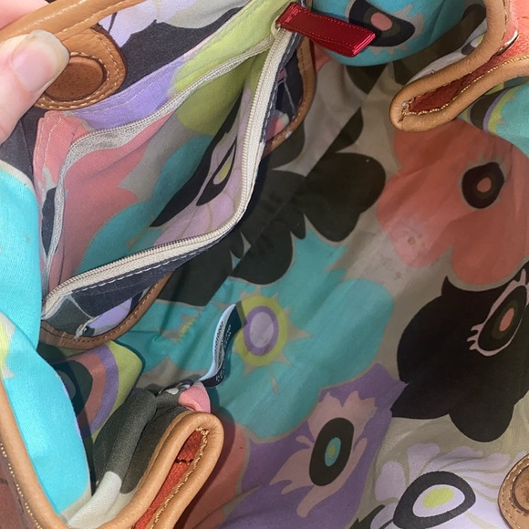 Liz Claiborne linen & cotton blend with Leather Trim Tote Bag. - Picture 9 of 13